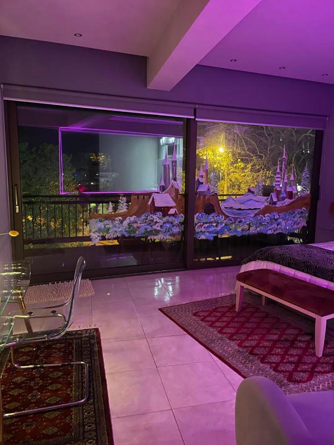 River City Studio Larissa Luaran gambar