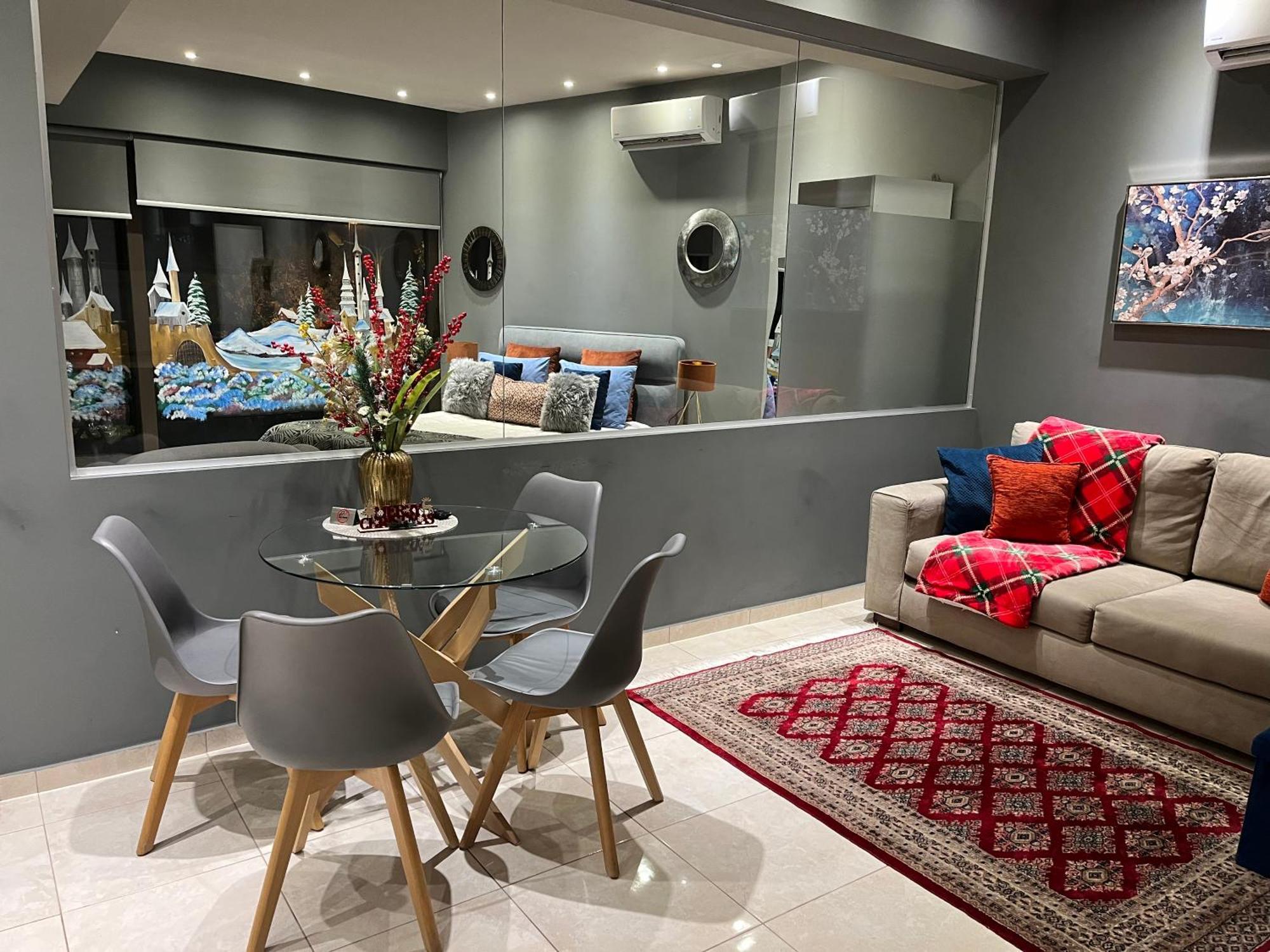 River City Studio Larissa Luaran gambar